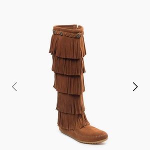 Minnetonka Fringe boot NWOT